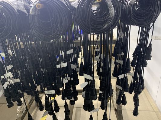 HPDB 100ピン MDRコネクタ SCSIケーブル組立 黒いワイヤー 銅の接触材料