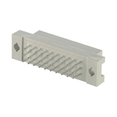 Din 41612 30ピン 右角 男性ピン 3列の縦PCBの穴を通る接続器