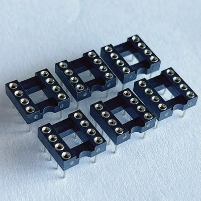2.54mm 8ピンICソケットコネクタ 女性 直のピンヘッダー PBT 絶縁材料 黒