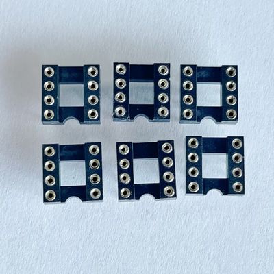 2.54mm 8ピンICソケットコネクタ 女性 直のピンヘッダー PBT 絶縁材料 黒